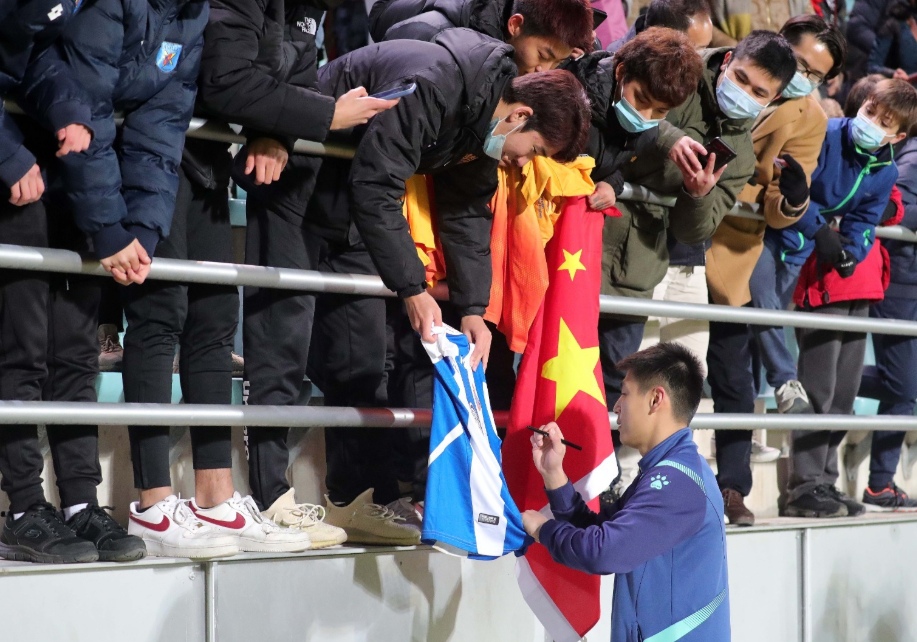 亿德体育官方入口包含今晚犹他爵士更衣室发声——国王杯节点到来；球迷炸锅；医务组通报恢复的词条