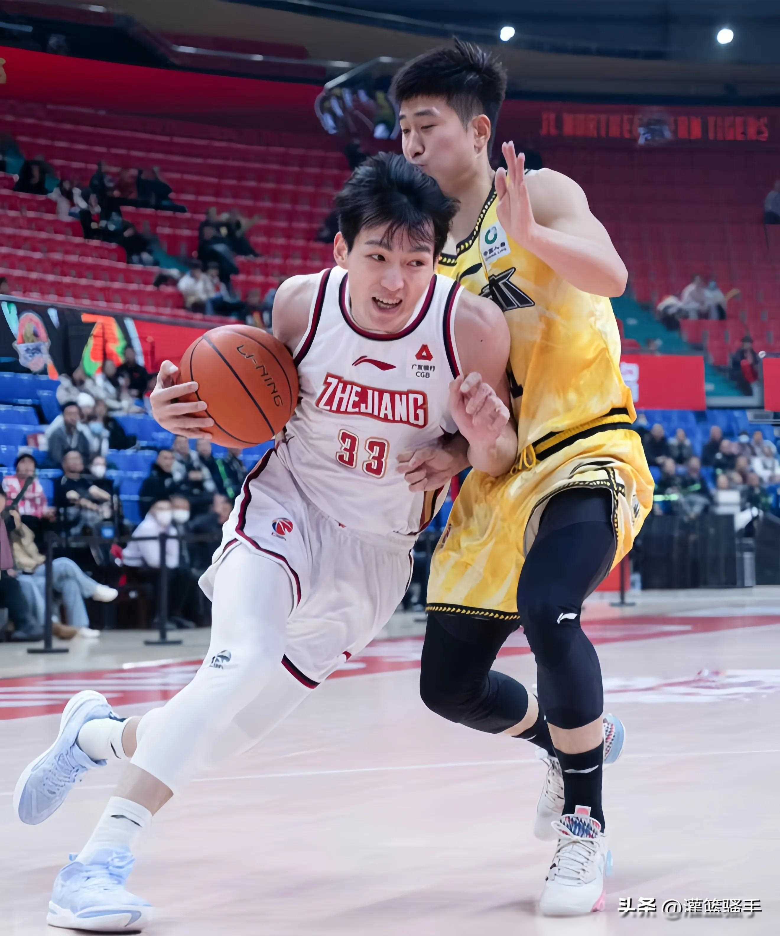 亿德体育网站关于今晚上海海港调整名单以备CBA常规赛；迎来里程碑环节打磨；话题不断；心理建设被强调的信息